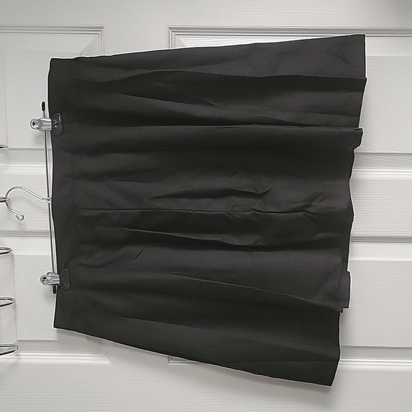 Black Pleated Mini Skirt - Picture 1 of 8